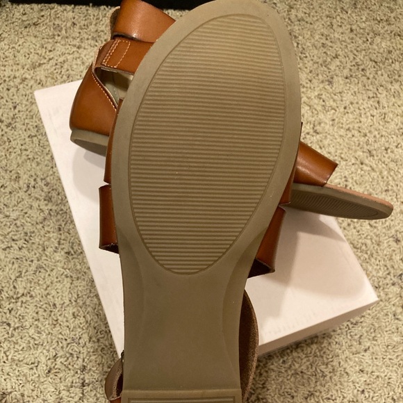 BRAND NEW!   JustFab Sandals   |  Never worn |   Perfect condition!  |  Size 8.5 - Picture 4 of 5